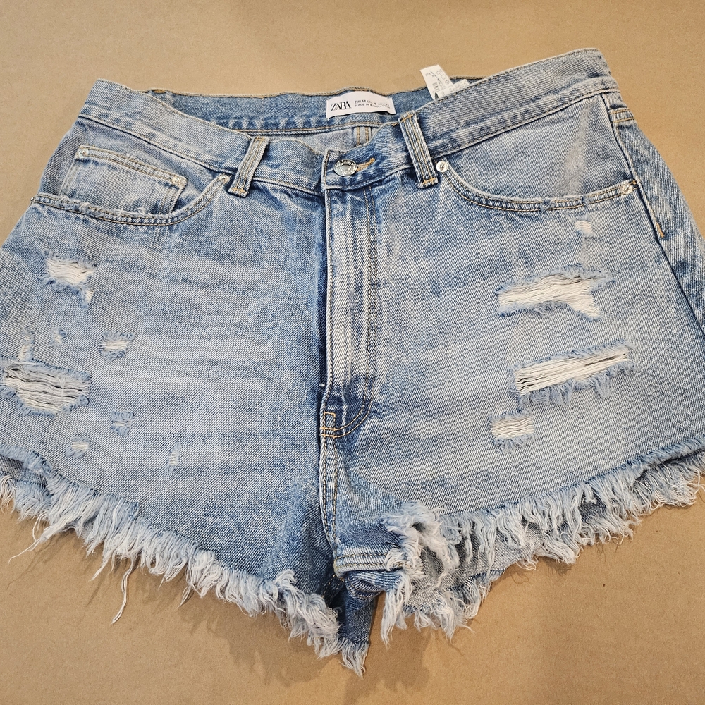 NWT Zara Women's Blue Denim Shorts